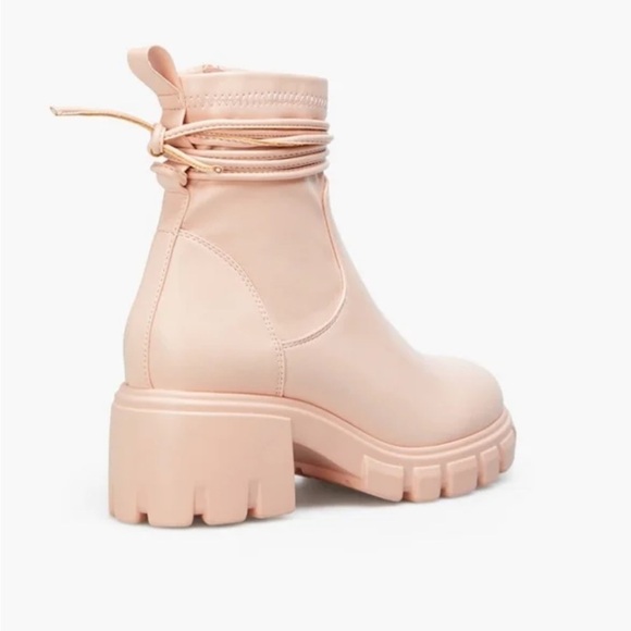 NWT SHOE DAZZLE NEW In Box - Shoedazzle Blush Platform Boots! - Picture 4 of 12